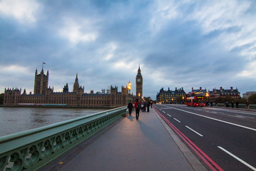 Fototapeta na wymiar Puente de Westminster en Londres