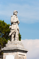 Fototapeta na wymiar French war monument