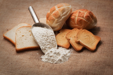 farina e tipi di pane © RobertoM