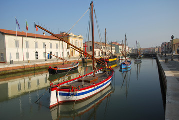 Fototapeta na wymiar Cesenatico port, zabytkowe rybackie łodzie żaglowe