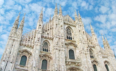 Fototapeta na wymiar spire of the cathedral of Milan