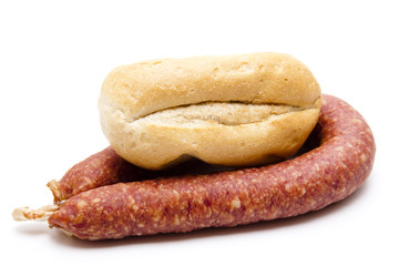 Bauernwurst mit Brötchen