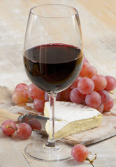 Red wine,grapes and cheese