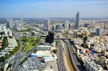 Fototapeta na wymiar Tel Awiw, Izrael Skyline patrząc w Ramat Gan
