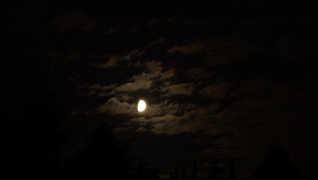 Untergehender Mond