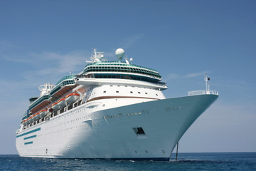 Fototapeta na wymiar Cruise ship