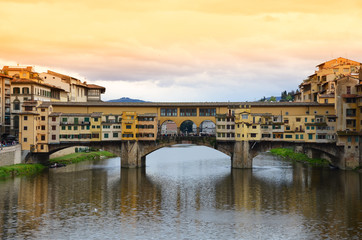 Obraz premium Ponte Vecchio bridge in Florence, Italy