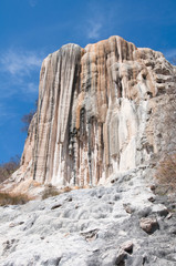 Fototapeta na wymiar Hierve el Agua, Skamieniały wodospad w Oaxaca (Meksyk)
