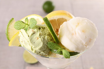 lemon and pistachio ice cream