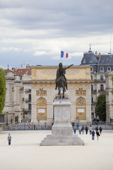 Drapeau statue france