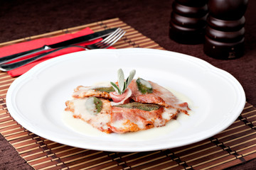 saltimbocca (Salt' im bocca)