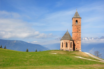 Fototapeta na wymiar Kościół św Kathrein w Hafling - Południowy Tyrol