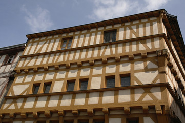 Obraz premium angle de vieil immeuble