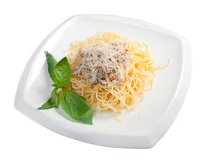 spaghetti carbonara on bowl