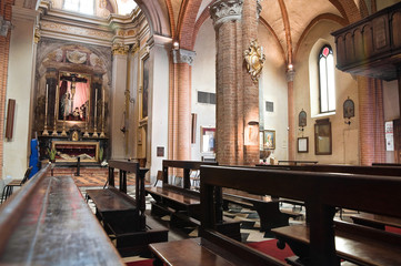 Fototapeta na wymiar Brygidy wnętrze kościoła. Piacenza. Emilia-Romania. Włochy.