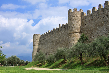 Fototapeta na wymiar Moniga zamek