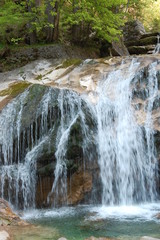 Obraz premium kleiner Wasserfall