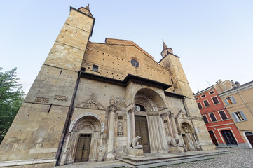Fototapeta na wymiar Katedra Fidenza (Parma)