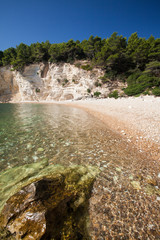 Spiaggia incontaminata a Porto Greco nel Gargano, Puglia
