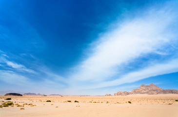 Fototapeta na wymiar Chmura pod deser Wadi Rum,