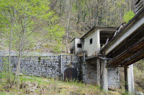 Entrata di miniere abbandonate (Traversella)