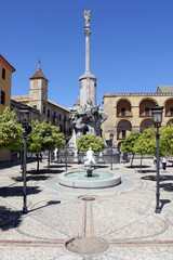 Fototapeta na wymiar Plaza del Triunfo de San Rafael en Córdoba - España