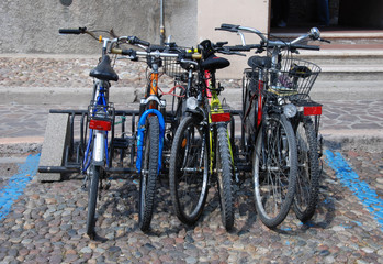 Fototapeta na wymiar many-bicycle
