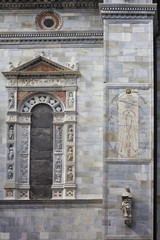 Obraz premium finestra del duomo di Como
