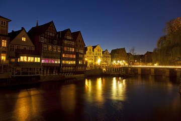 Fototapeta na wymiar Alter Hafen Lüneburg bei Nacht