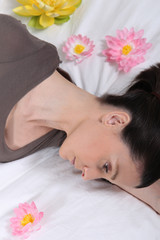 Obraz na płótnie Canvas kobieta w depresji leżąc w łóżku