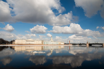 Виды весеннего Санкт-Петербурга. Кунсткамера,...