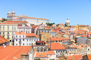 Fototapeta na wymiar Alfama view, Lizbona. Dachy, Klasztor Sao Vicente, Kościół Santa