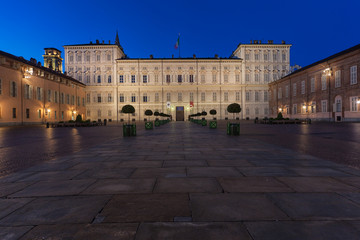 Obraz premium Palazzo Reale di Torino al tramonto (4) - Piazza Castello