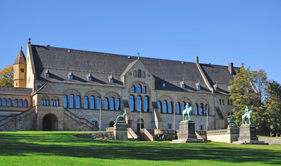 Fototapeta na wymiar wiele odwiedzanych Imperial Palace w Goslar w Harzu