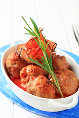 Meatballs in tomato sauce