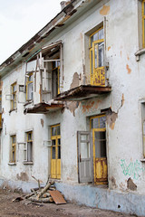 Fototapeta premium Destroyed building