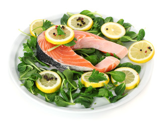 Red fish with lemon, parsley and pepper