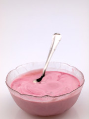 Speisequark mit Kirschen