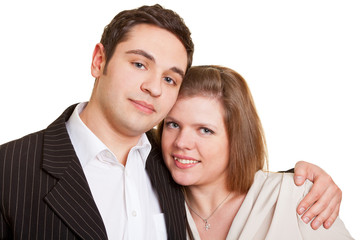 Mann und Frau umarmen sich