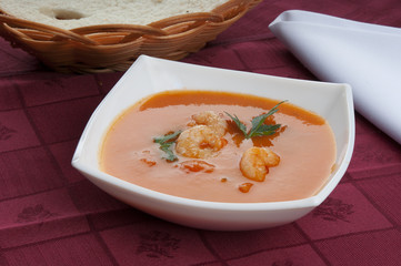 Tomato soup with shrimps