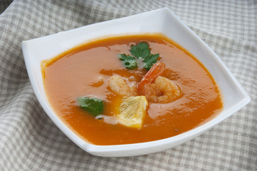 Tomato soup with shrimps