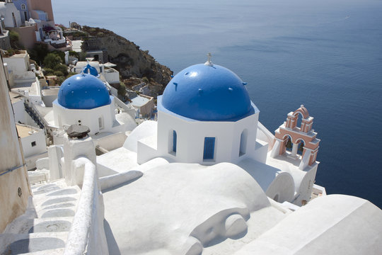 Anastasis Church in O&iacute;a