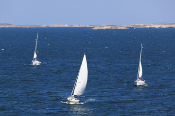 Fototapeta premium Sailboats in the archipelago