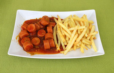 Currywurst mit Pommes Frites