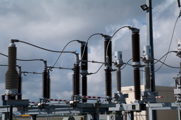 high voltage circuit breaker