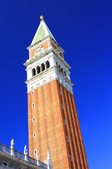 Fototapeta na wymiar Campanile von San Marco