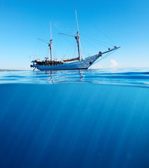 Obraz premium Sail boat in sea