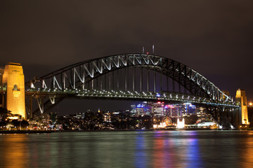 Fototapeta na wymiar Sydney Harbour Bridge at night