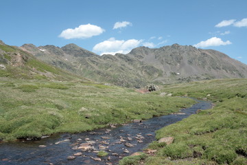Fototapeta na wymiar Rzeka Tet, Pireneje Wschodnie