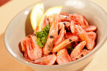 shrimps with lemon